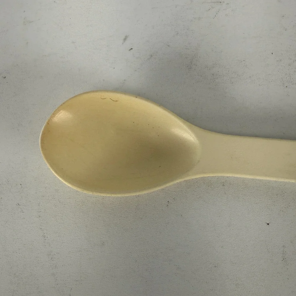 Rubbermaid vintage mixing